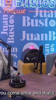 Mai bine decât jucăriile ei! Mollysmith ejaculează peste tot Sybian Machine pe Juan Bustos Podcast