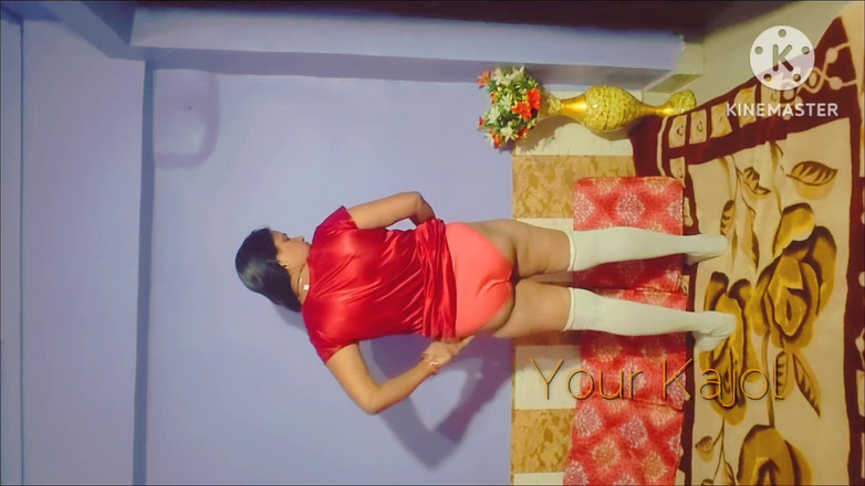 Lustykajolbhabhi: Aku tetanggaku yang hot dan seksi setelah ketemu sama dia,...