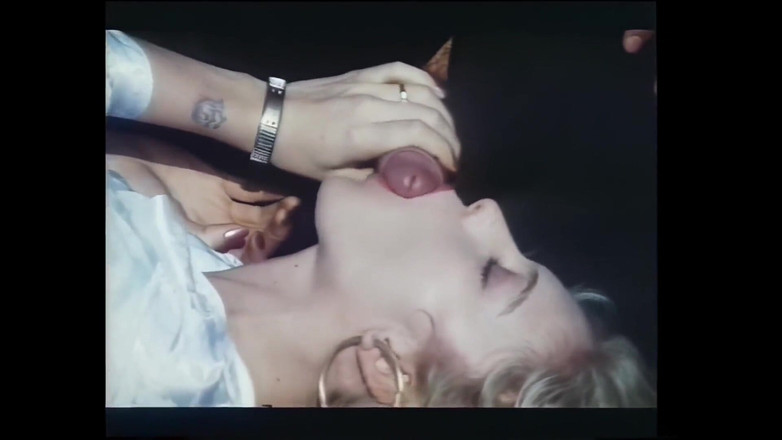 Vintage Megastore Full hd: Moana Pozzi 金发婊子被粗暴深喉口交