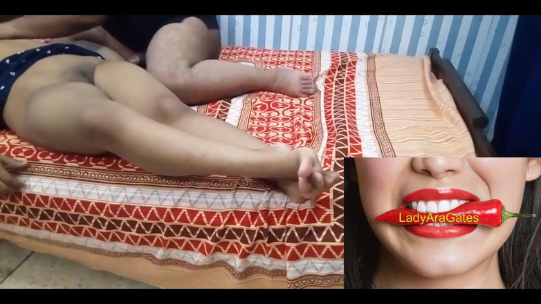 Hotty Jiya Sharmaa: Desi milenci