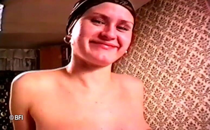 Horny Teenies: Awek Rusia lapan belas tahun - Helena Krasnoyarsk
