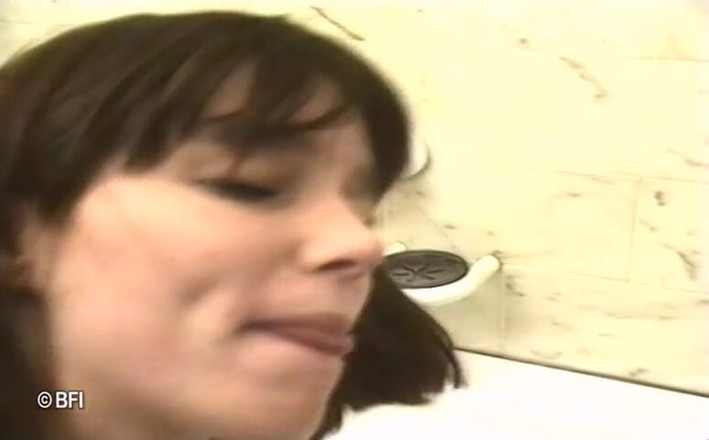 Tight sweet and irrestible sweet teen pussy: Esperimento amatoriale della teen 1
