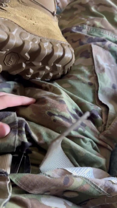 Gay Soldier Stuff: Super fierbinte - Solider armata americană trage o încărcătură de spermă pe...