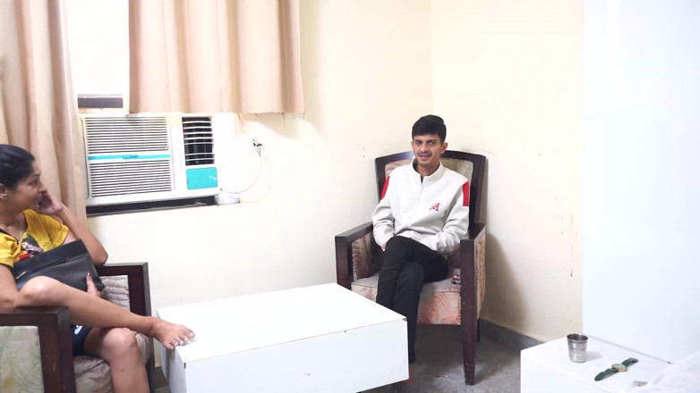 Indian porno creator: Velho e jovem indiano sexo com universitário
