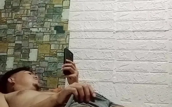 Mariojakolino: Big Bulge I Want to Masturbate