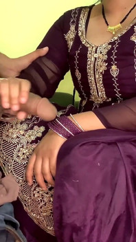 Bhojpuri bhabhi obraznică a fost singură acasă, i-am făcut starea de spirit și i-am futut pizda, sex complet dur cu Chum inside