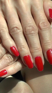 Le jour de la Saint-Valentin, je vais orner vos seins de rouge à lèvres, Lady Victoria Valente