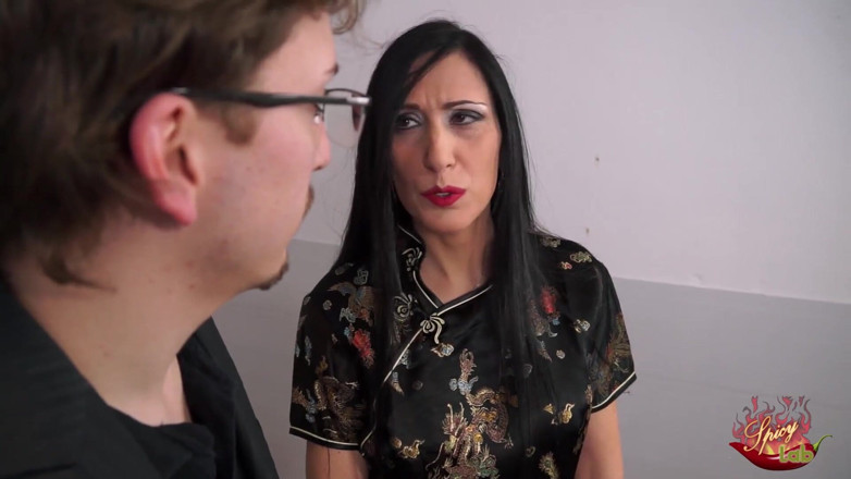 Spicy Lab Production: Morena esposa fode seus amigos