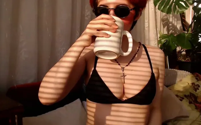 Juno Electra: Sexy 4/20 - Full Webcam Show