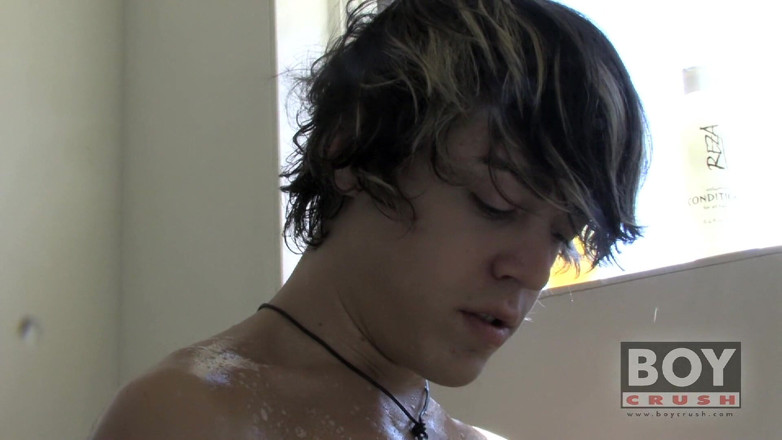Boy Crush: Cómo un chico sucio se limpia