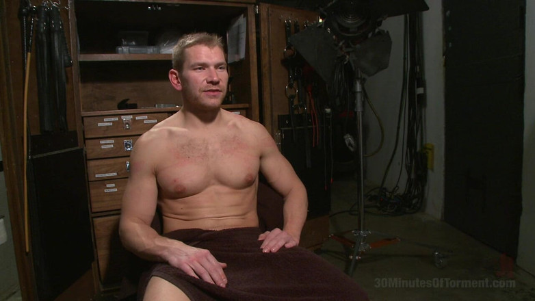 30 Minutes of Torment: 자지, 공, 후장 따먹히는 알렉스 아담스