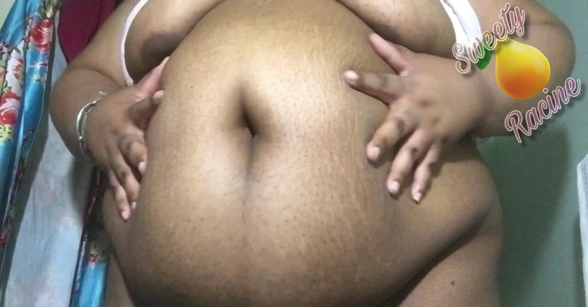 Sweety Racine: SSBBW zeigt dicken bauch