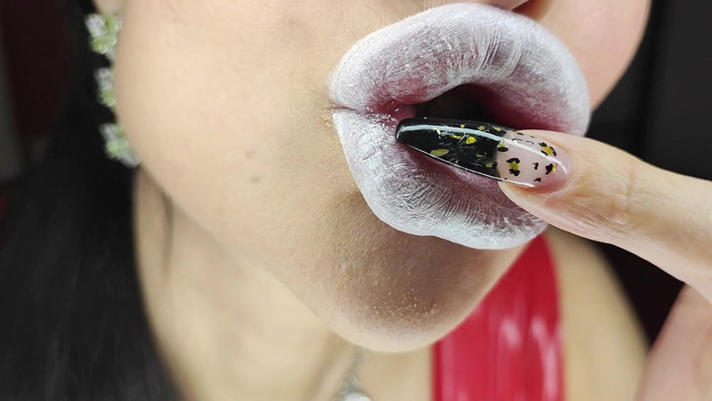 Princess18_: Batom branco francês beija de perfeito látex bimbo