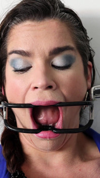 Nonstop Tersumbat - Kesulitan Ballgag Dildo