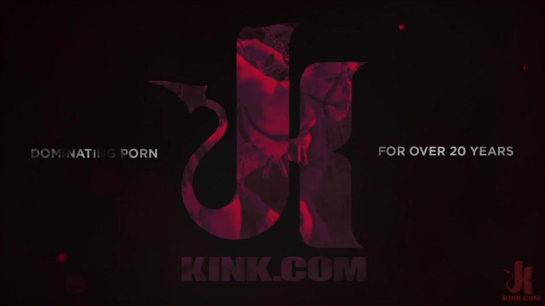 Families Tied by Kink: Mükemmellikçi: anal baştan çıkarıcı kız üniversite öğrencisine notlar için fışkırtmayı öğretiyor