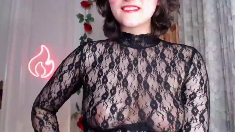 The Antichristrix: Brünette in sexy enger spitze