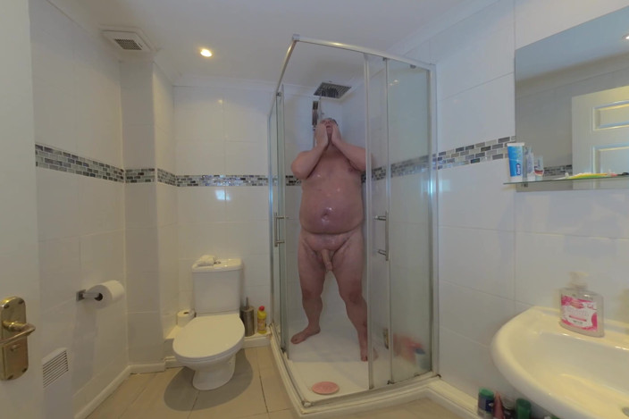 Solo Male VR180 Billy the Bear: Vr180 Getting Soapy in the Shower