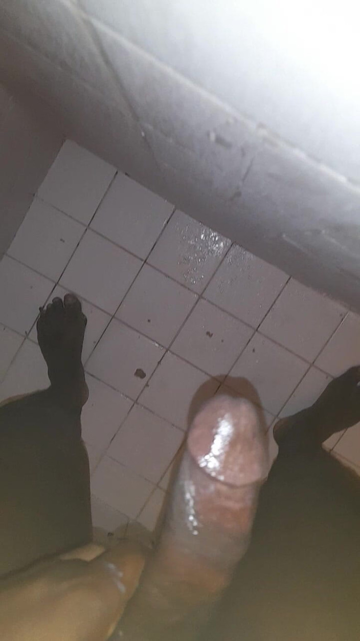 Black guy: Jerking off S8 E5