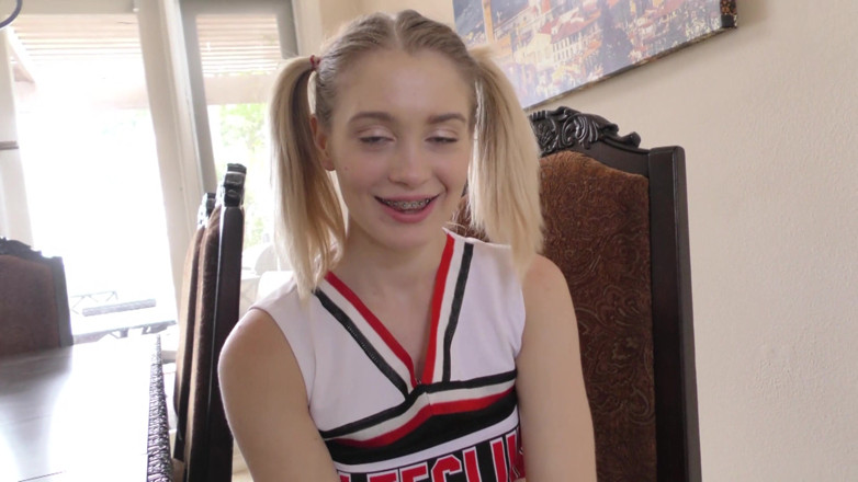 Hefburg: 18yo Cheerleader with Braces Loves It