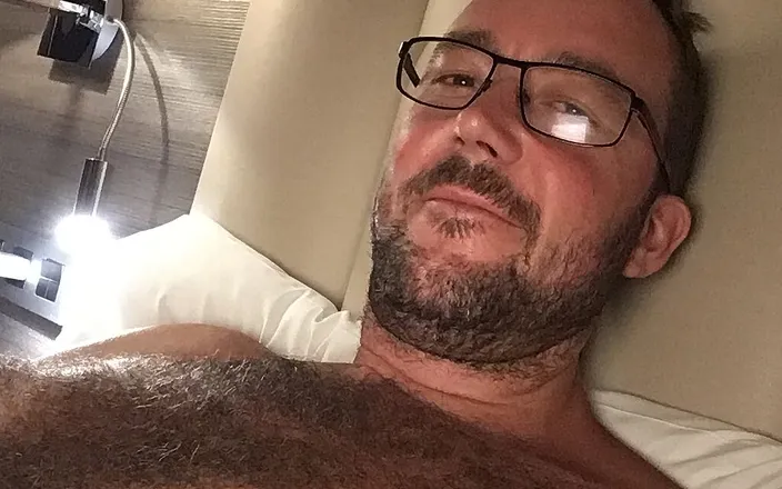 Mozzbear: Me cumming.