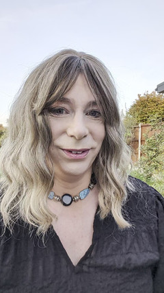 NikkiGee: Utomhus kissa!