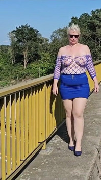 Auf Der Brücke Die Möpse Gezeigt