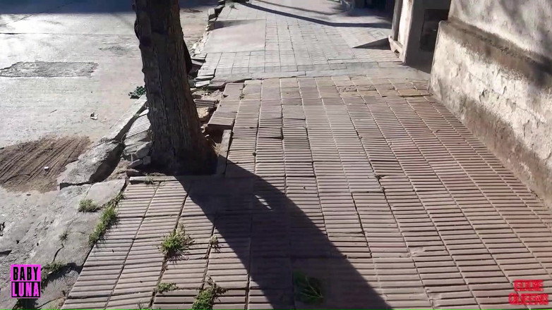 Babyluna939: 我跟踪他回家只是为了嗅闻和崇拜他的鸡巴eddie Queens 第1部分