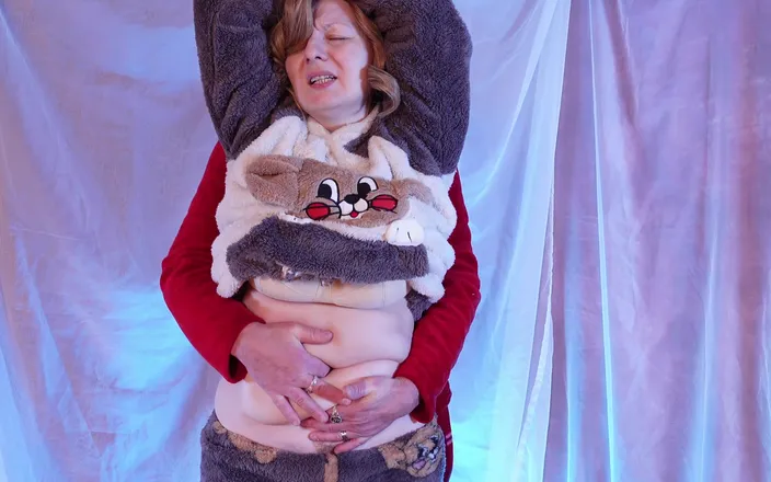 Arya Grander: He Poke My Navel Til Bellygasm! Belly Button Fetish