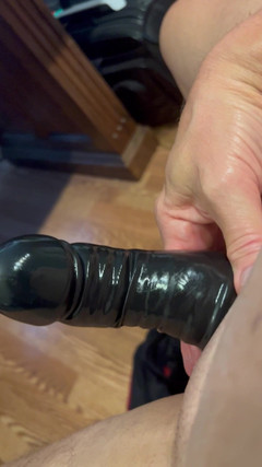 Alpha Rubberist: Longue bite en caoutchouc dur