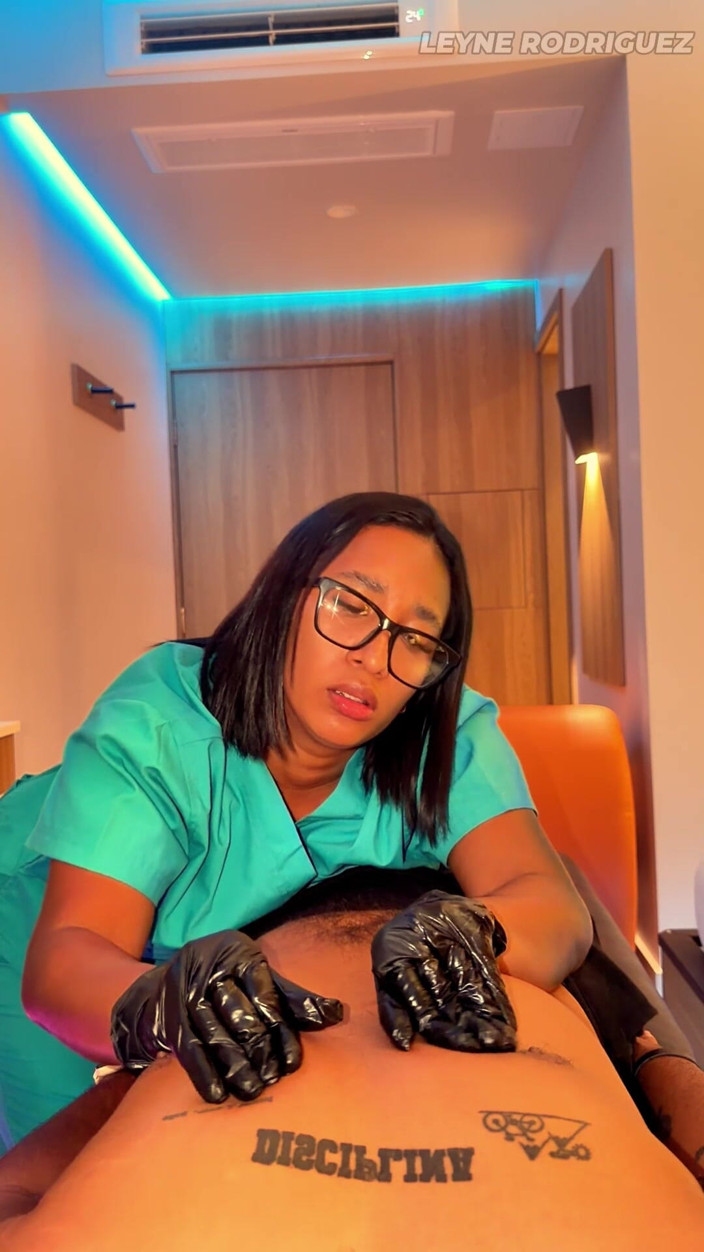 Leyne Rodriguez: POV Sensual Latina Massage - Relaxing Music, HJ &amp; Blowjob Finish