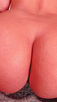 POV-besessenheit: sexydea spreizt ihre fetten arschbacken für deine