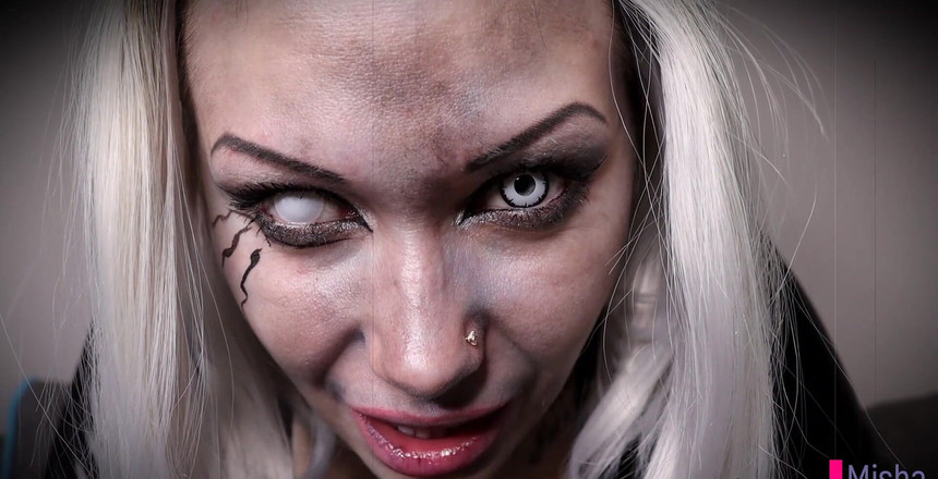 Goddess Misha Goldy: Halloween již skončil, ale stále mám zvyky se specifickými vzhledy!