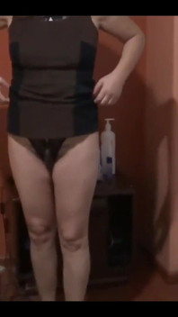 Stiefzoon vraagt me om me aan te kleden in lingerie en te masturberen om me af te trekken voor me