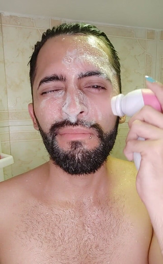 Camilo Brown: Nikdy by jsem si nemyslel, že čištění obličeje může být tak zábavná!