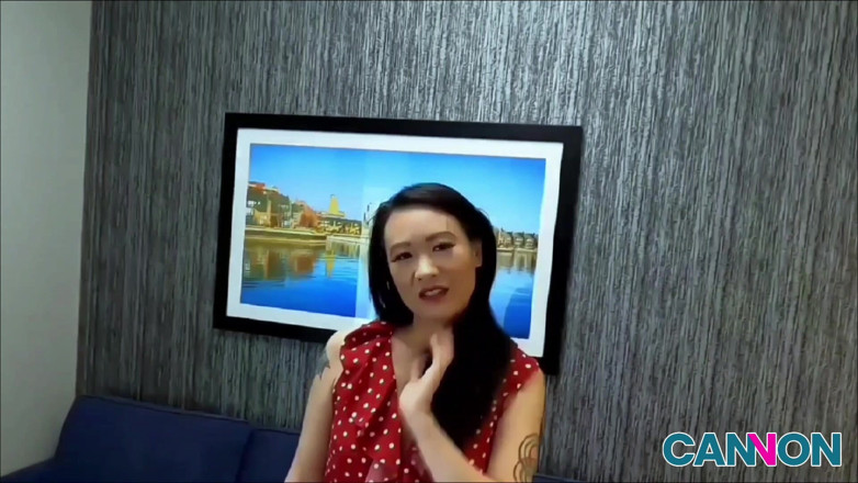 Cannon Productions: Zoe lark si cewek seksi asia dengan toket besar lagi...