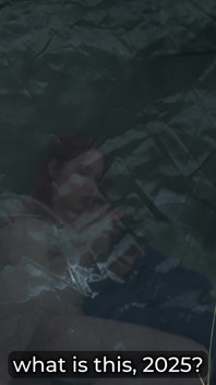 แม่เลี้ยงช่วยตัวเองลับๆ ในเต็นท์กลายเป็นเย็ดต้องห้าม!