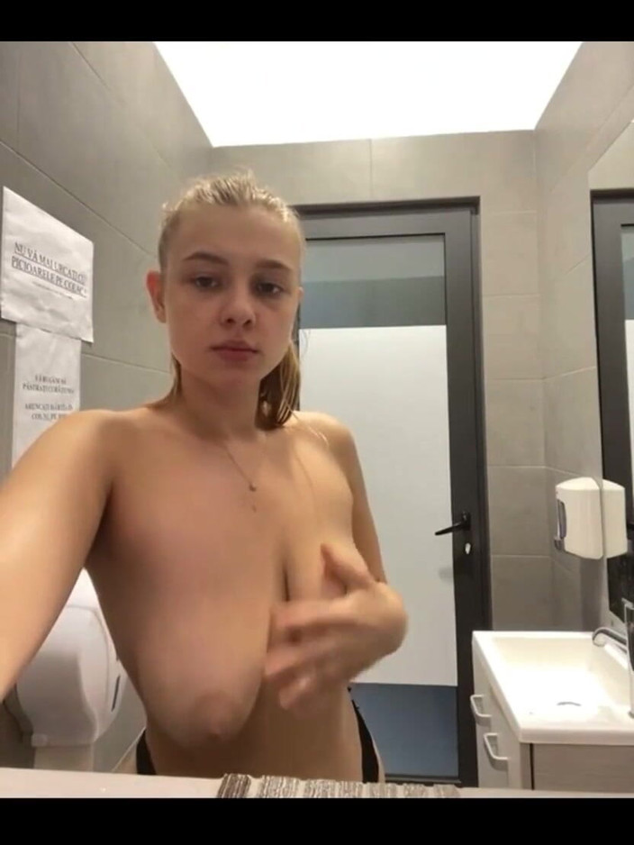 JuiceLussie: Pompino in pubblico