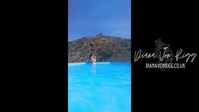 Diana Von Rigg: 수영장 애널