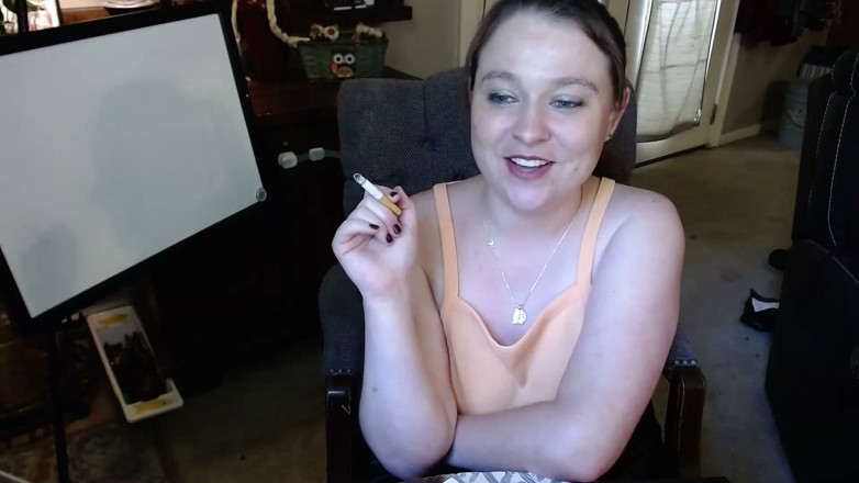 Mistress Michella Marijuana: De rokende meesteres doet een dubbele sessie