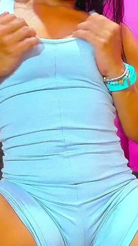 După antrenament, dans la sală, corpul meu este foarte excitat, îmi face plăcere băiete sexy!!