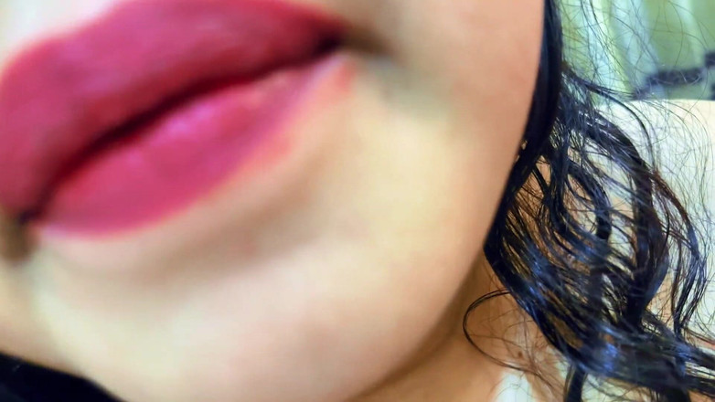 Aria Mia: 开斋节穆斯林吊胸部熟女热继母裸体并享受性爱通过观看色情视频