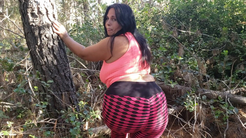 Riderqueen: Latina big ass walking forest
