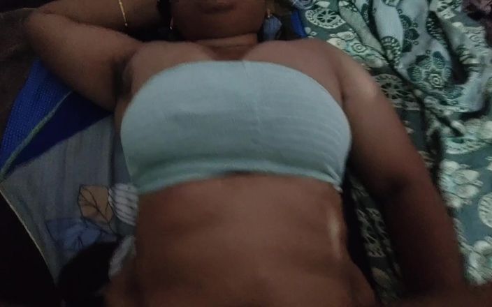 Black & white desicat: Bengalski zdradza Bhabhi Visaakaa w tube top ostry seks