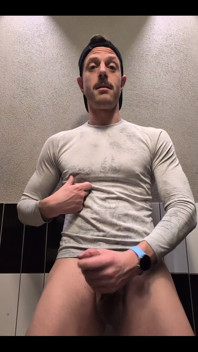 Alpha Muscle Pup di Iceland Meminta Saya MenghantarNya Video
