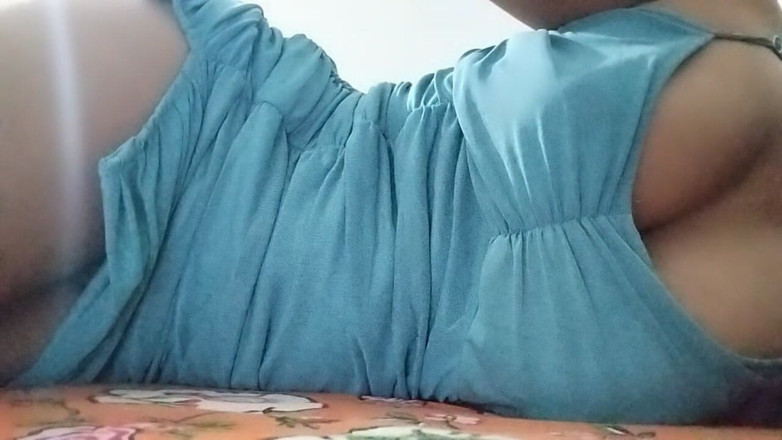 Indian nude baby video: Індійська дівчина