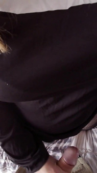 Nunnan Nini kom för att se mig för att be och suga min kuk! Förlåt mig för att jag knullar henne ...