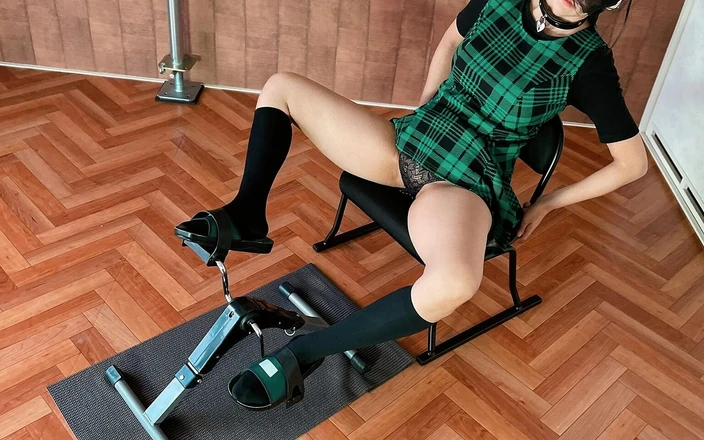 ushirosugatanomiki: Comparing Normal and Abnormal Pedaling