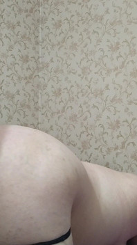 Desi pinay Indian viral a girl with a big ass fucks a guy with a big dick on the bed in the bedroom