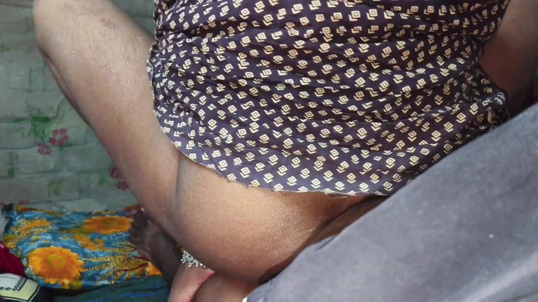 Sumang studio: Profesoara școlarizare cu țâțe mari și-a învățat elevul "cum să facă sex" în camera privată.Videoclip cu în...