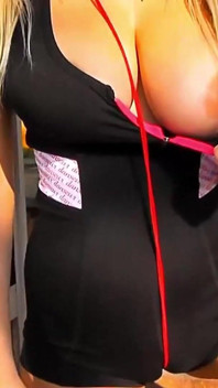 Sandra, latina à gros nichons, vidéo maison, s’exhibe